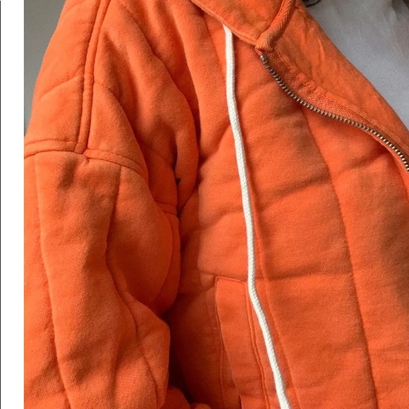 Urban Outfitters UO Khloe Orange Quilted Hooded Cropped Jacket Small NWT. - Picture 2 of 4
